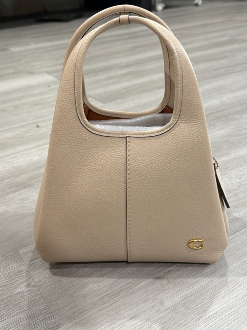 Coach Lana Shoulder Bag 23 in Brass Ivory w/ detachable strap USED READ - Picture 2 of 9